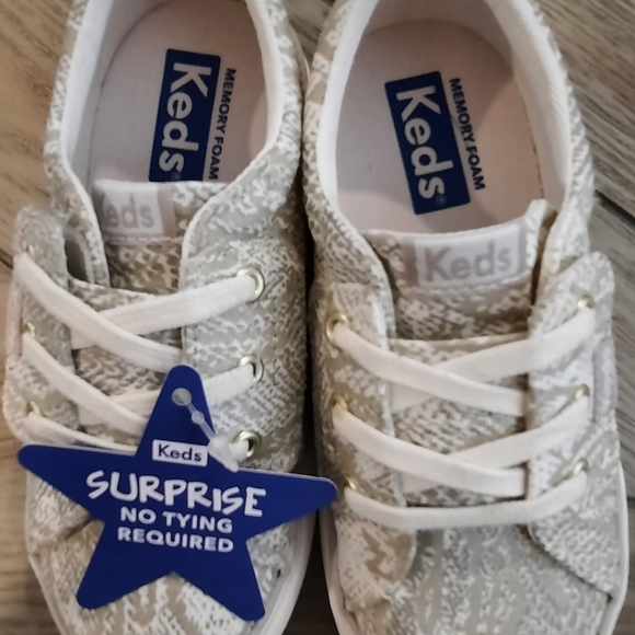 KEDS Jumpkick Sneakers - Picture 2 of 3